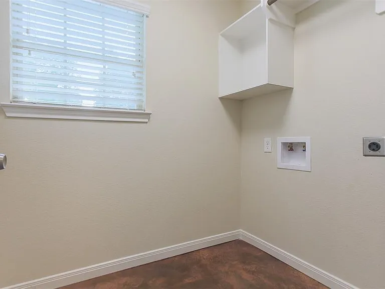 5610 Highline Dr — Photo 12