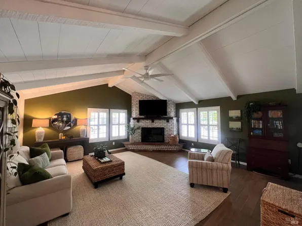 1116 Lanewood Way, Santa Rosa, CA 95404