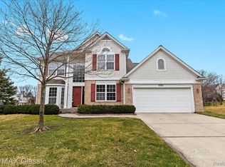 4994 Greenview Dr, Commerce Township, MI