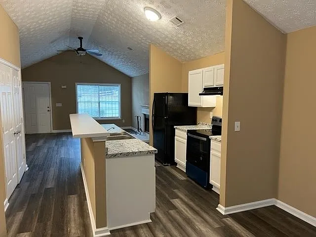 5200 Alexander St — Photo 6