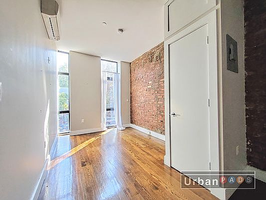 5th image of 123 Woodbine St #2F
