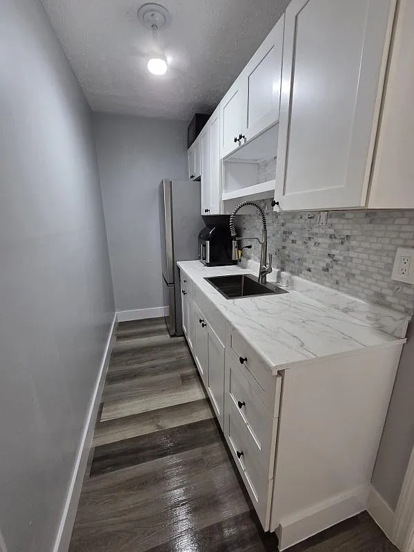 Studio, 1.0 bath, 402 sqft, $1,400 — Photo 2