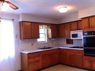 3rd image of 2301 Hendrix Hgts St