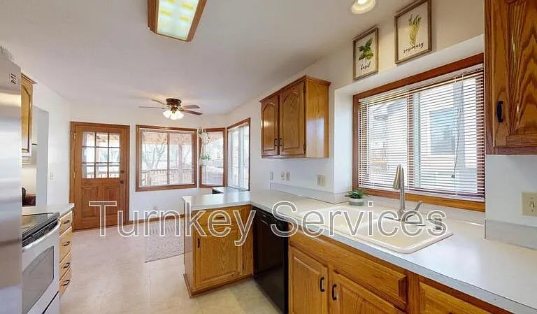 204 Summerset Dr — Photo 7