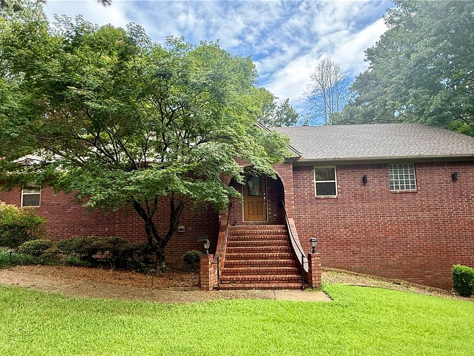 1st image of 209 Hickory Hills Dr