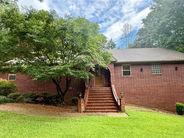 209 Hickory Hills Dr, Russellville, AR 72802