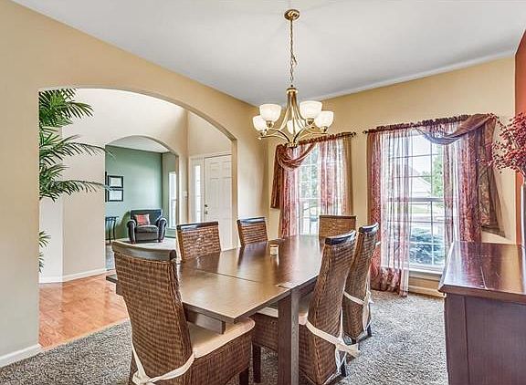4th image of 104 Jost Manor Dr