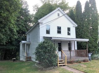 62 High St, Hoosick Falls, NY