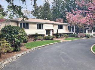 107 Bishop Hill Rd, Johnston, RI 02919