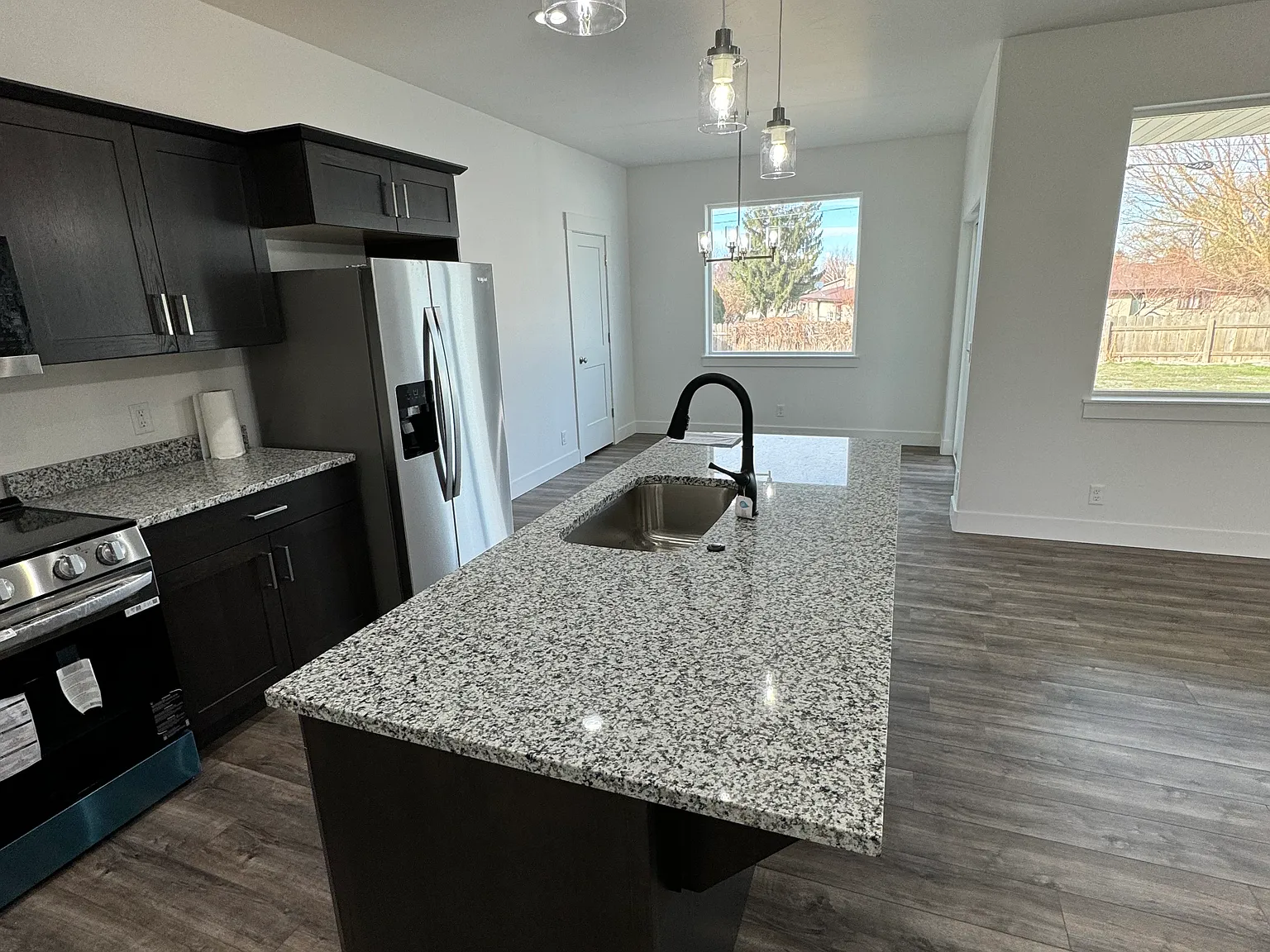 3 bed, 1500 sqft, $1,900 — Photo 4