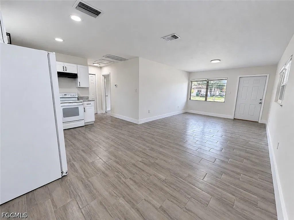 2 bed, 1.0 bath, 800 sqft, $1,345 — Photo 4