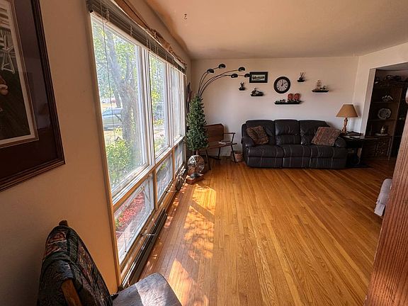 4th image of 304 Cedar St #B