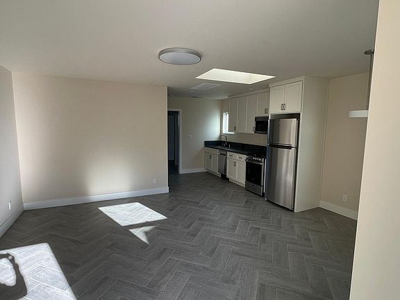 3rd image of 1031 King St #A