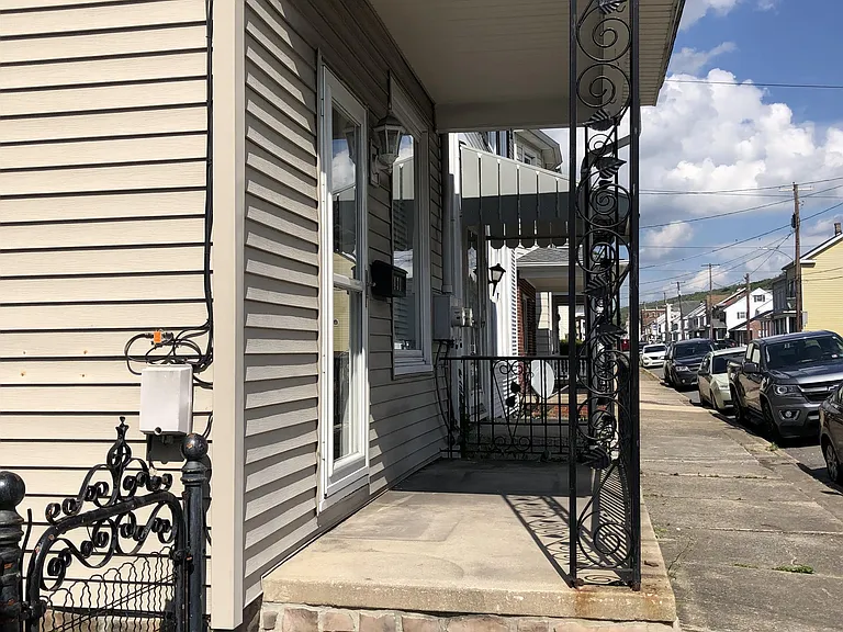 431 Main St — Photo 2