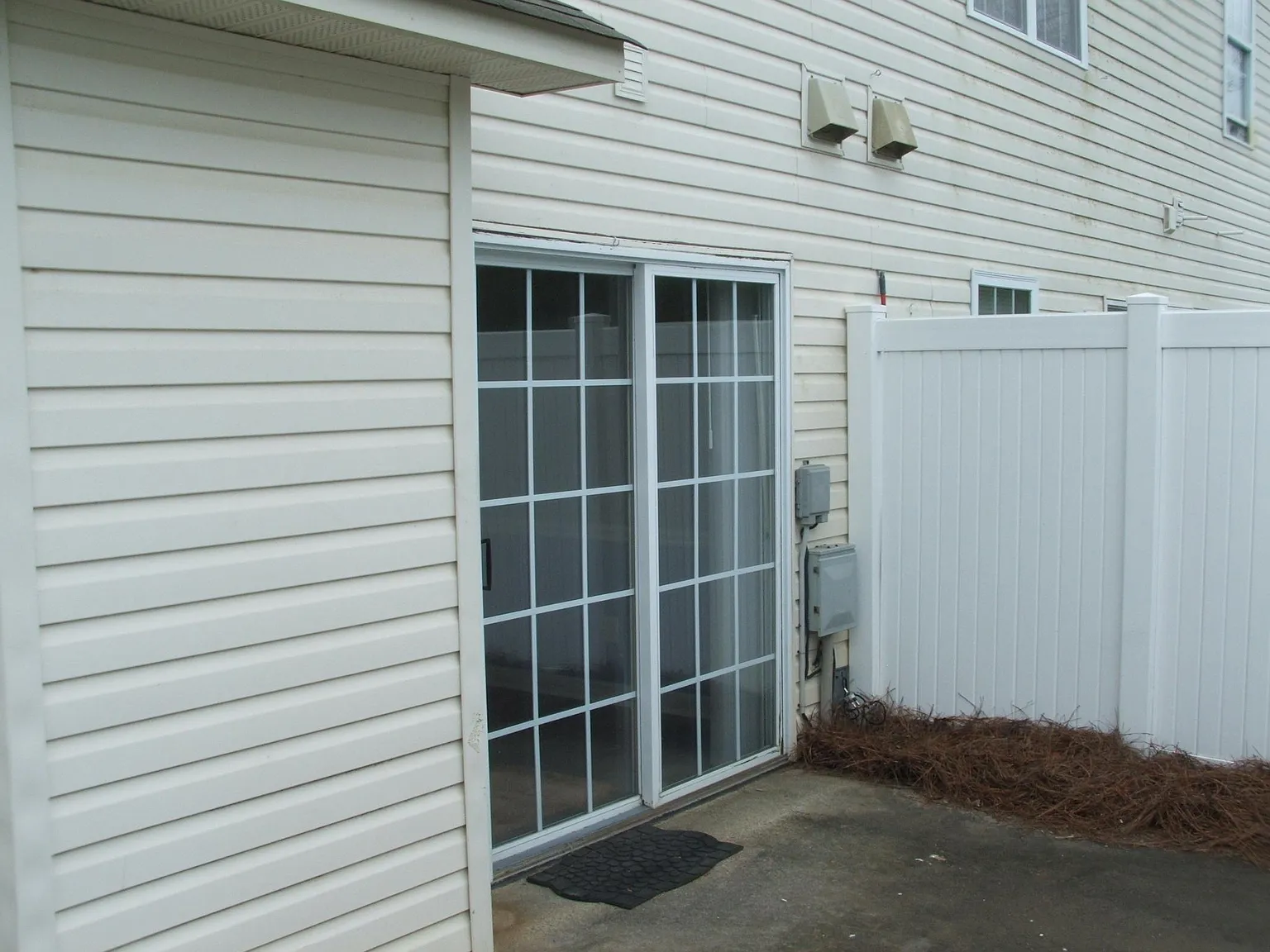 3 bed, 2.5 bath, 1494 sqft, $1,500 — Photo 2