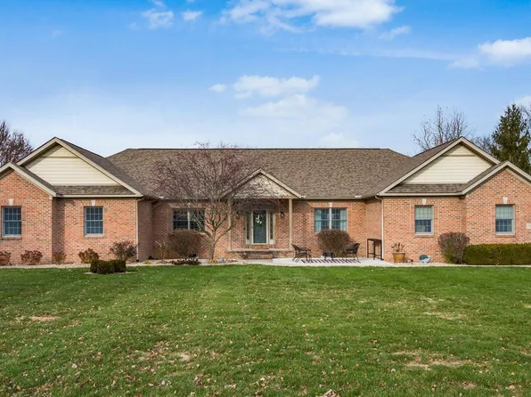3738 Arrowhead Dr NW, Carroll, OH 43112
