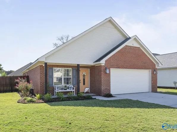 3903 Steve Perkins Dr SW, Decatur, AL 35603