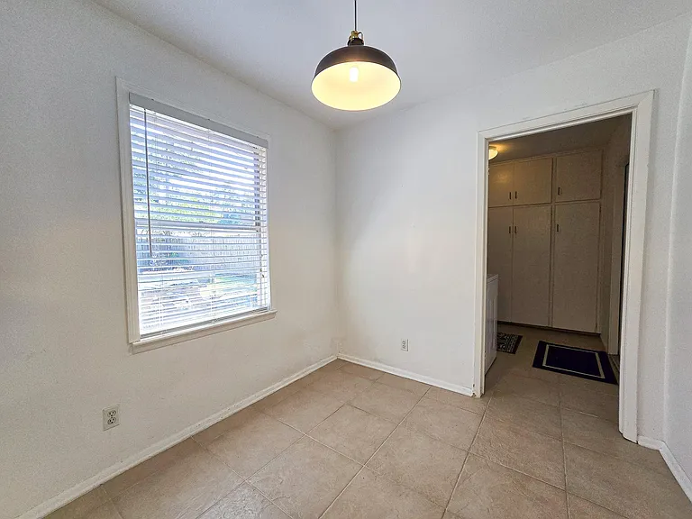 9507 Meadowbriar Ln — Photo 16