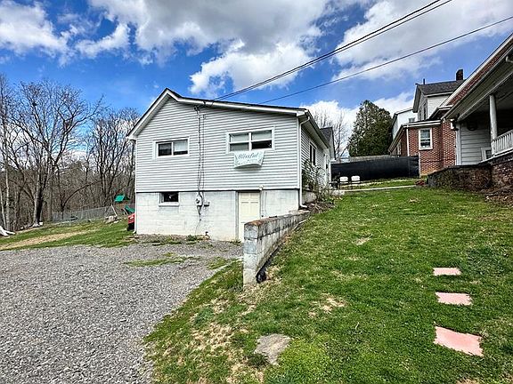 4th image of 411 College St #1/2