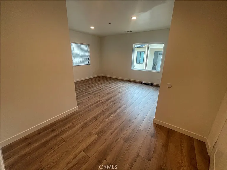 1609 N Niagara St — Photo 10