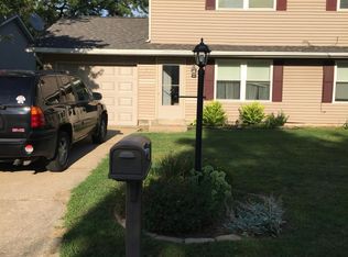 2534 S Skyway Rd, Peoria, IL 61607