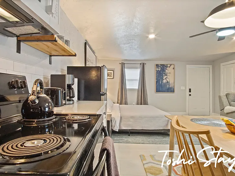 1604 NW 40th St #1604 — Photo 3