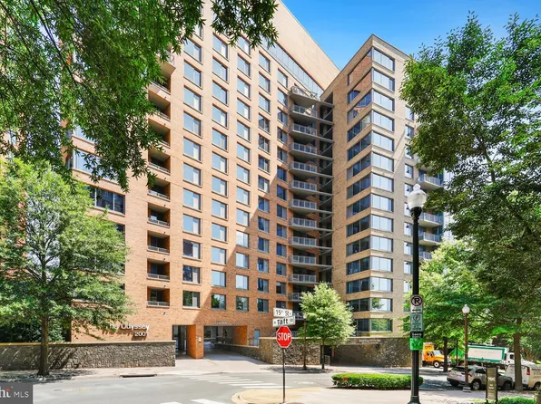 2001 15th St N APT 1114, Arlington, VA 22201