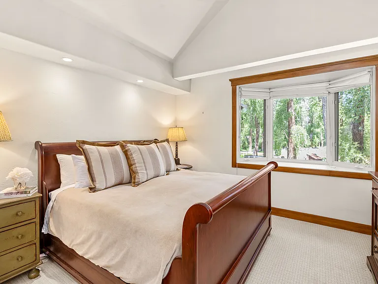 777 Castle Creek Dr — Photo 13