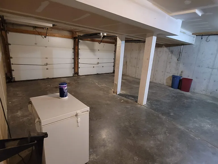 2589 Eastwind Ct — Photo 32