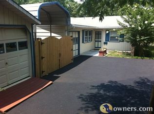 101 W Poplar Rd, Sterling, VA 20164