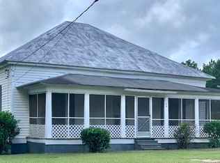 25 6th St, Mc Rae Helena, GA 31037