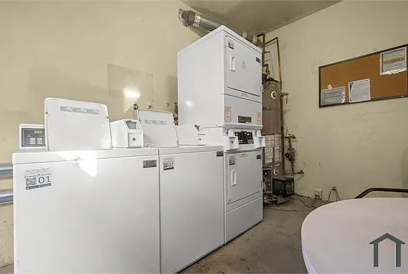 3907 Roxanne Ave #8 — Photo 19