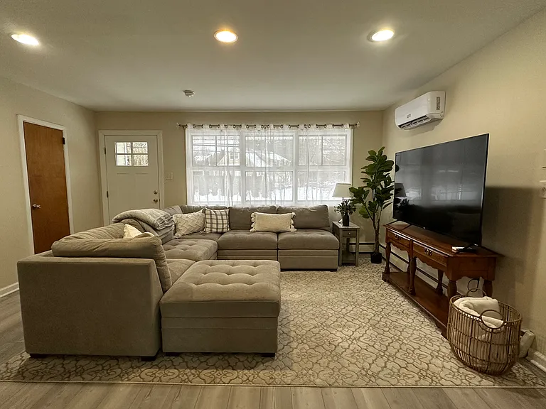 N Henderson Rd — Photo 1