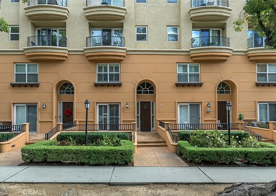 280 N Madison