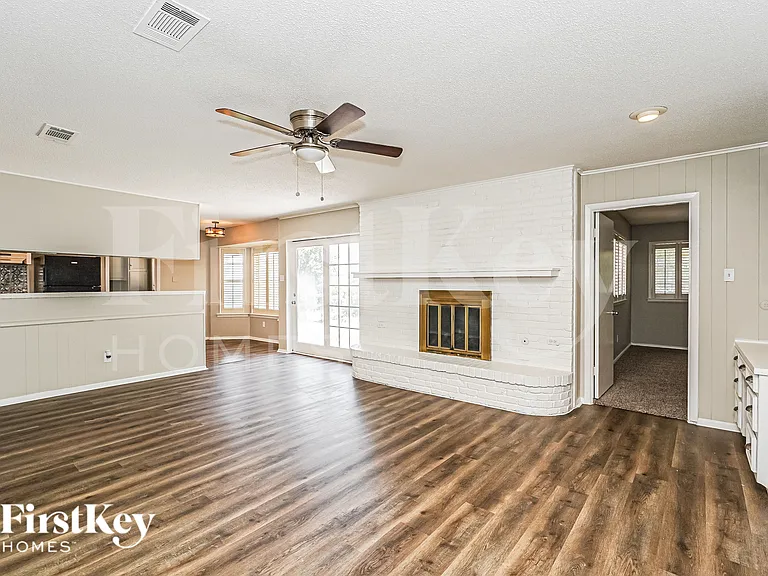 1424 Wreyhill Dr — Photo 10