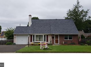 31 Harrow Rd, Levittown, PA 19056