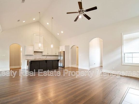3rd image of 204 Sleepy Brook Rd