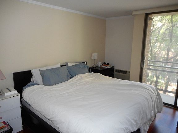 5th image of 2600 N Hampden Ct APT J4