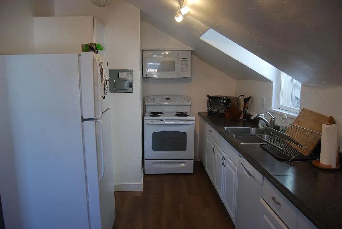 Building Photo - 1125 N Clarkson St #2