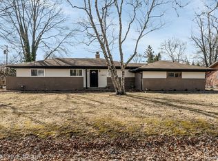 31643 Bella Vista Dr, Farmington Hills, MI