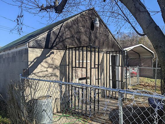 4th image of 511 Grant St