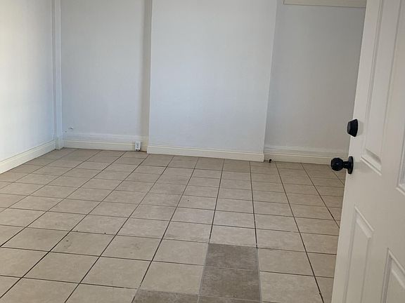 2nd image of 709 Noble St #El