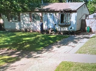 15558 Meadow St, Romulus, MI 48174