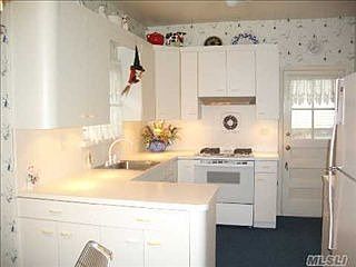3rd image of 210 Bayview Ave