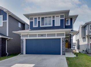 223 Chelsea Heath, Chestermere, AB T1X2N5