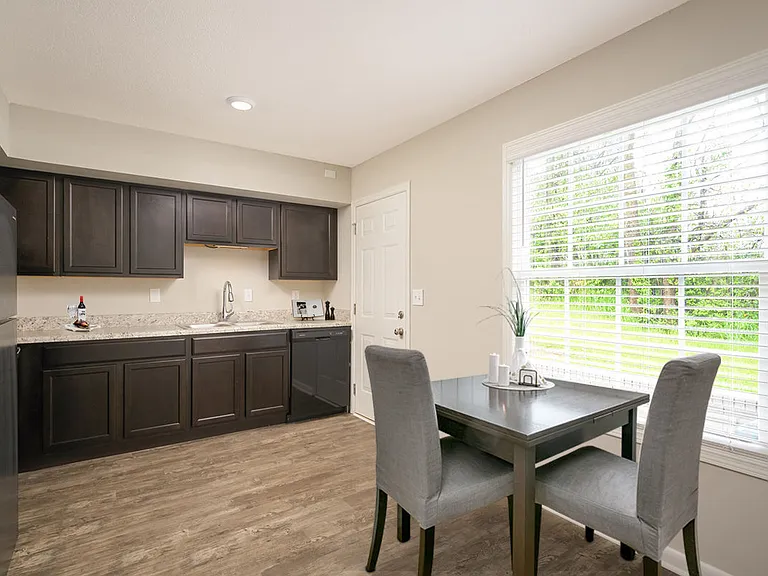 Ivy Terrace Apartments — Photo 23