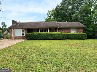 1294 Woodleigh Rd SW, Marietta, GA 30008