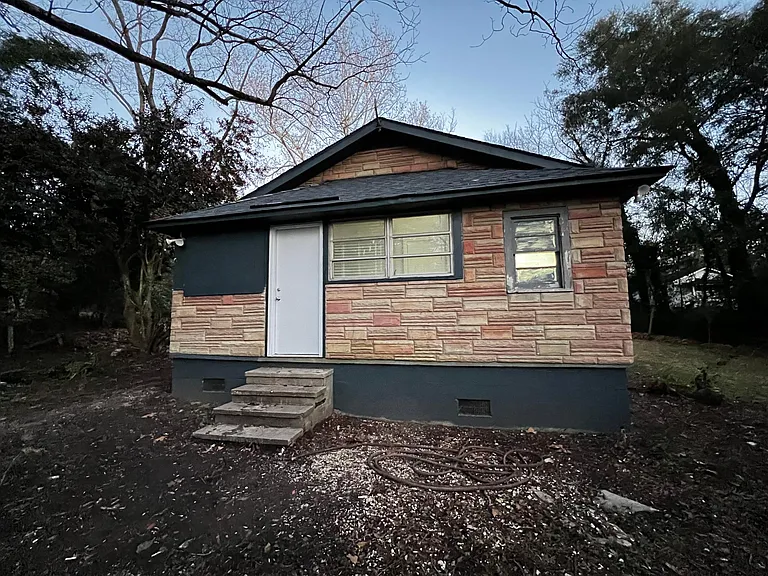 1906 Burnett Ave — Photo 18