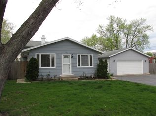 208 Juniper Ter #208, Round Lake Beach, IL 60073