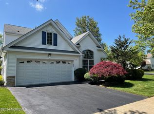 49 Londonberry Dr, Holmdel, NJ 07733